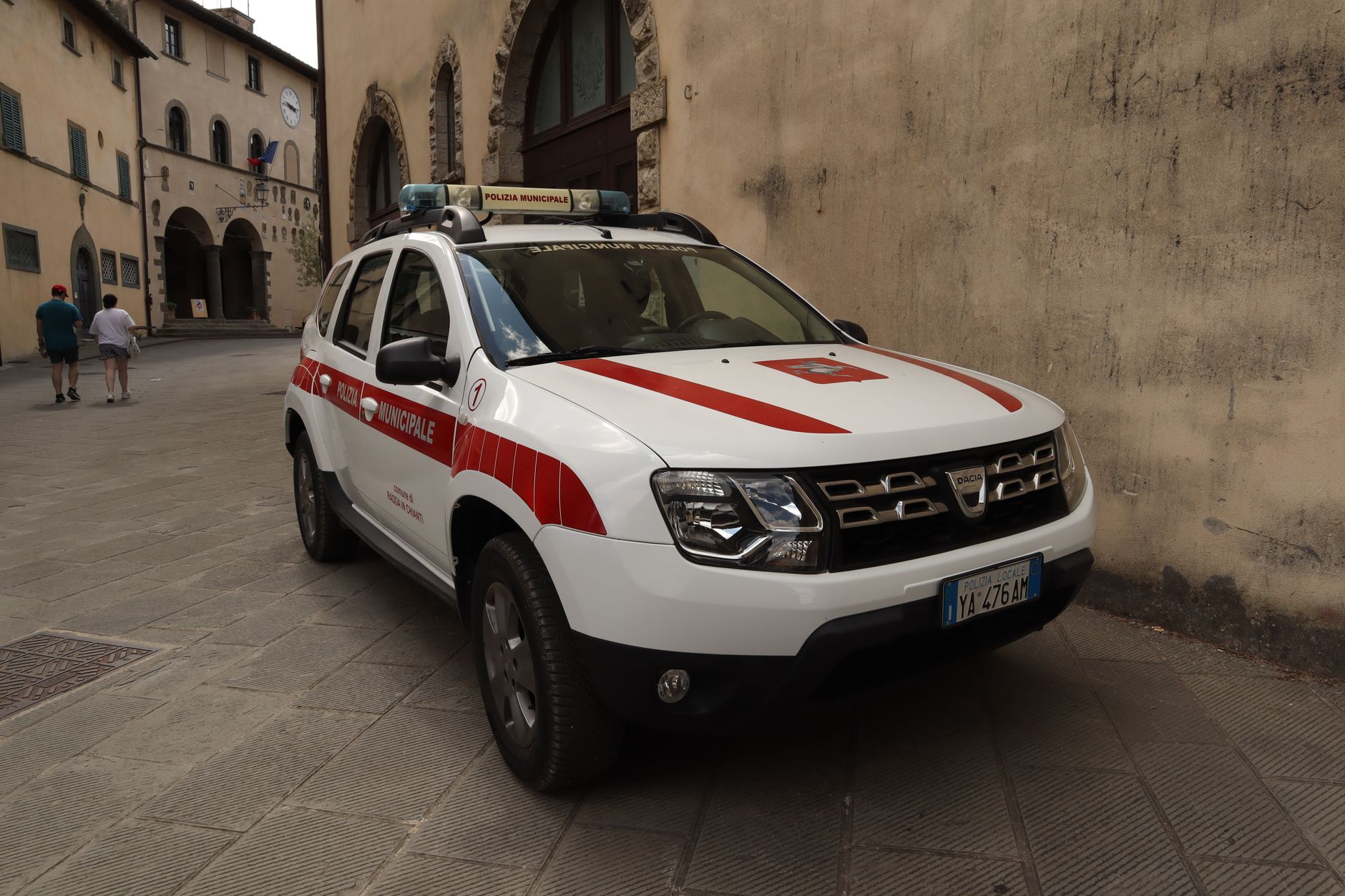 Dacia czy Renault? Różnice w serwisie, częściach i kosztach utrzymania